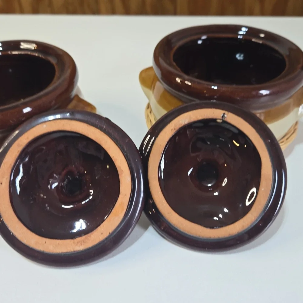 2 Vtg Stoneware Crocks French Onion Soup Bowls & Lids Brown Tan Beans USA Mats